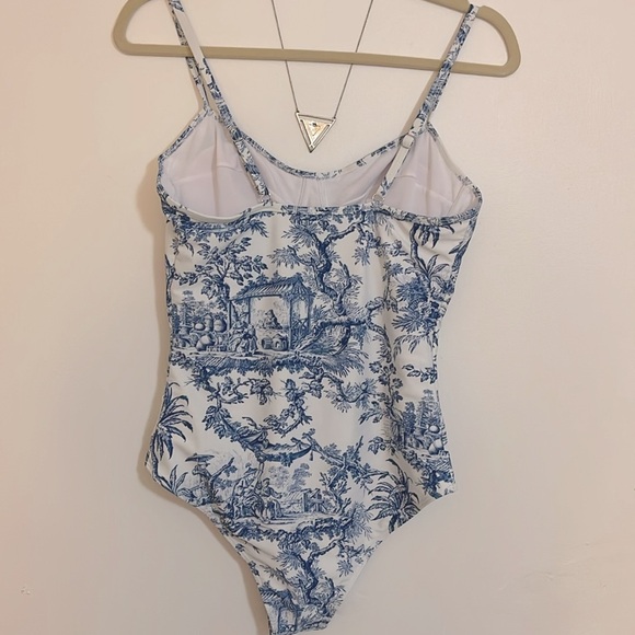 NWOT Women's Print Spaghetti Strap One Piece Sculpting Bodice Swim Suit Small - Picture 7 of 11